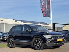 Volkswagen Tiguan - 1.5 TSI Life acc trekhaak camera