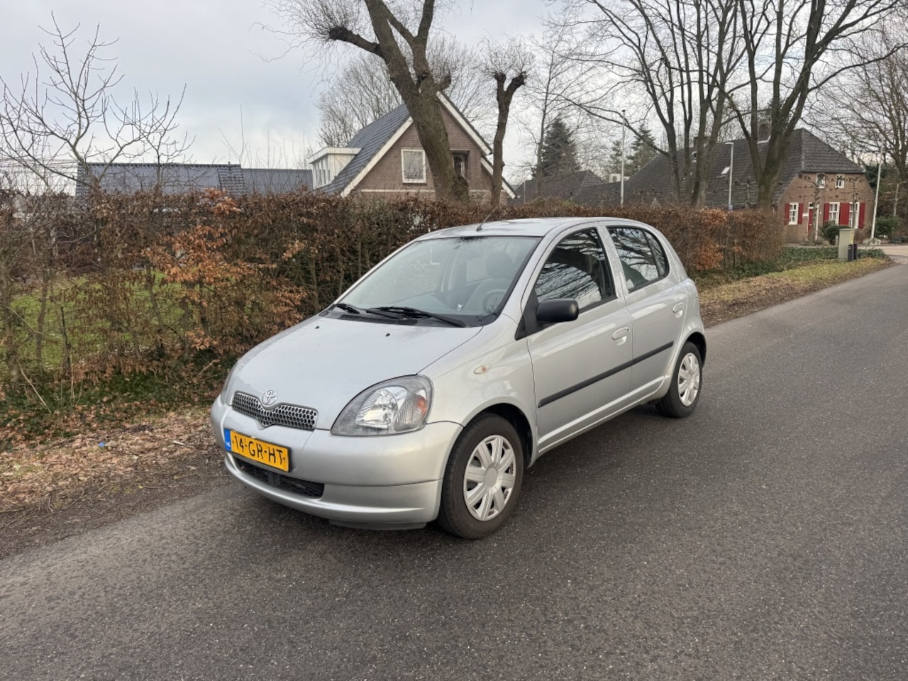 Toyota Yaris - 1.3-16V VVT-i Sol 1.3-16V VVT-i Sol - AutoWereld.nl