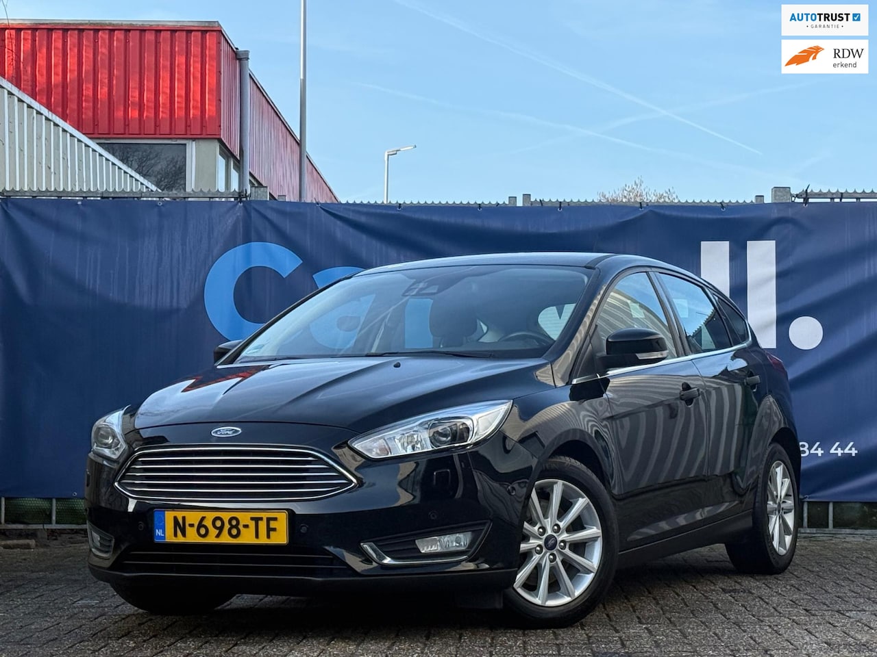 Ford Focus - 1.5 Titanium 1e Eigenaar,AfnmTrekhaak,AppleCarplay,Climate,Cruise,STRvw,STLvw,PDC! - AutoWereld.nl