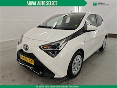 Toyota Aygo - 1.0 VVT-i 72pk x-play Limited | Navigatiesysteem | Apple CarPlay / Android auto | Camera |