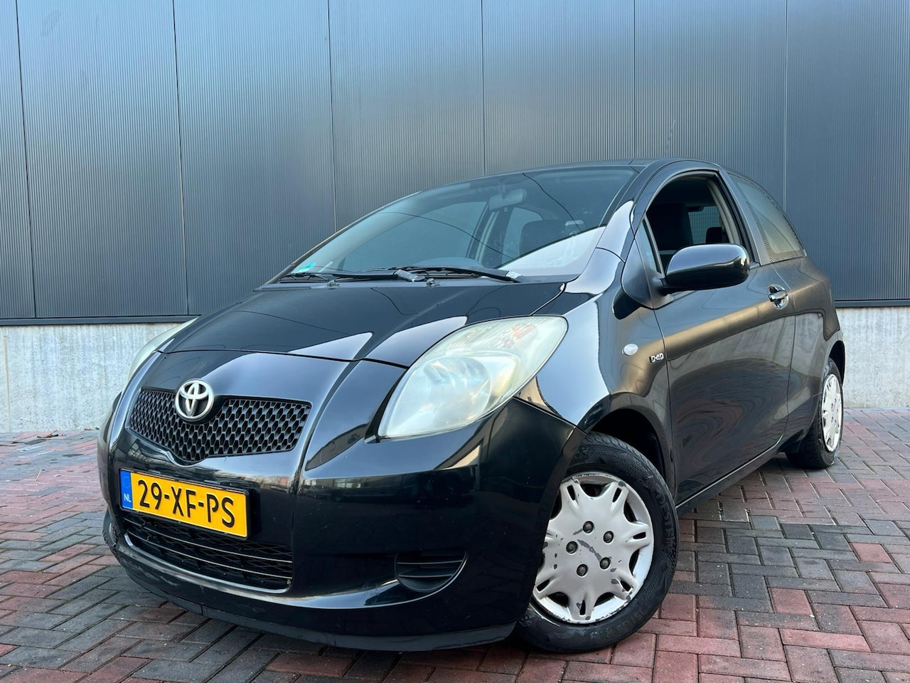 Toyota Yaris - 1.4 D-4D Sol * Navi * Cruise * Trekhaak * Nieuw APK * - AutoWereld.nl
