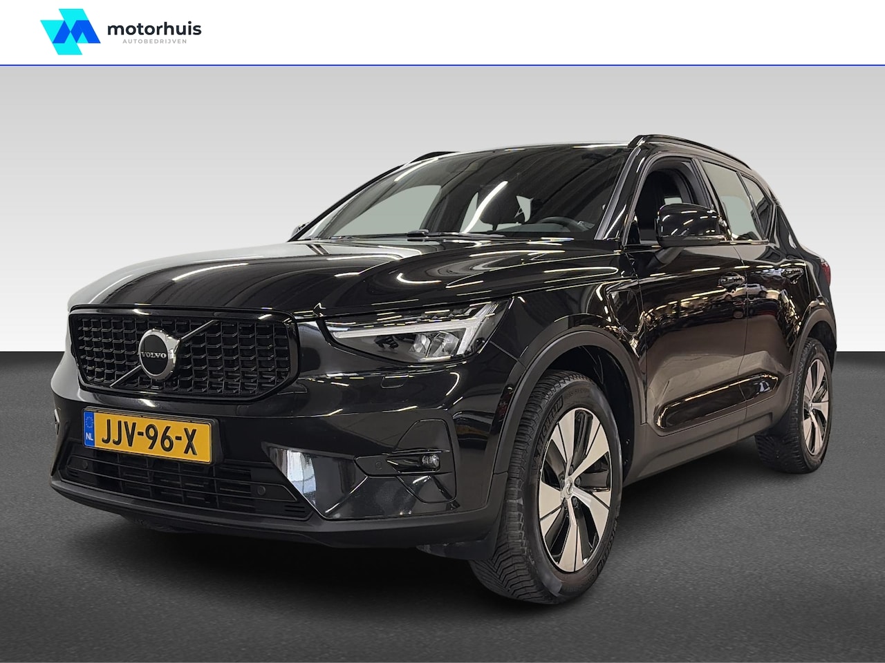 Volvo XC40 - T4 Plug-In Hybrid 211pk Aut Plus Dark Wegklapbare Trekhaak - AutoWereld.nl