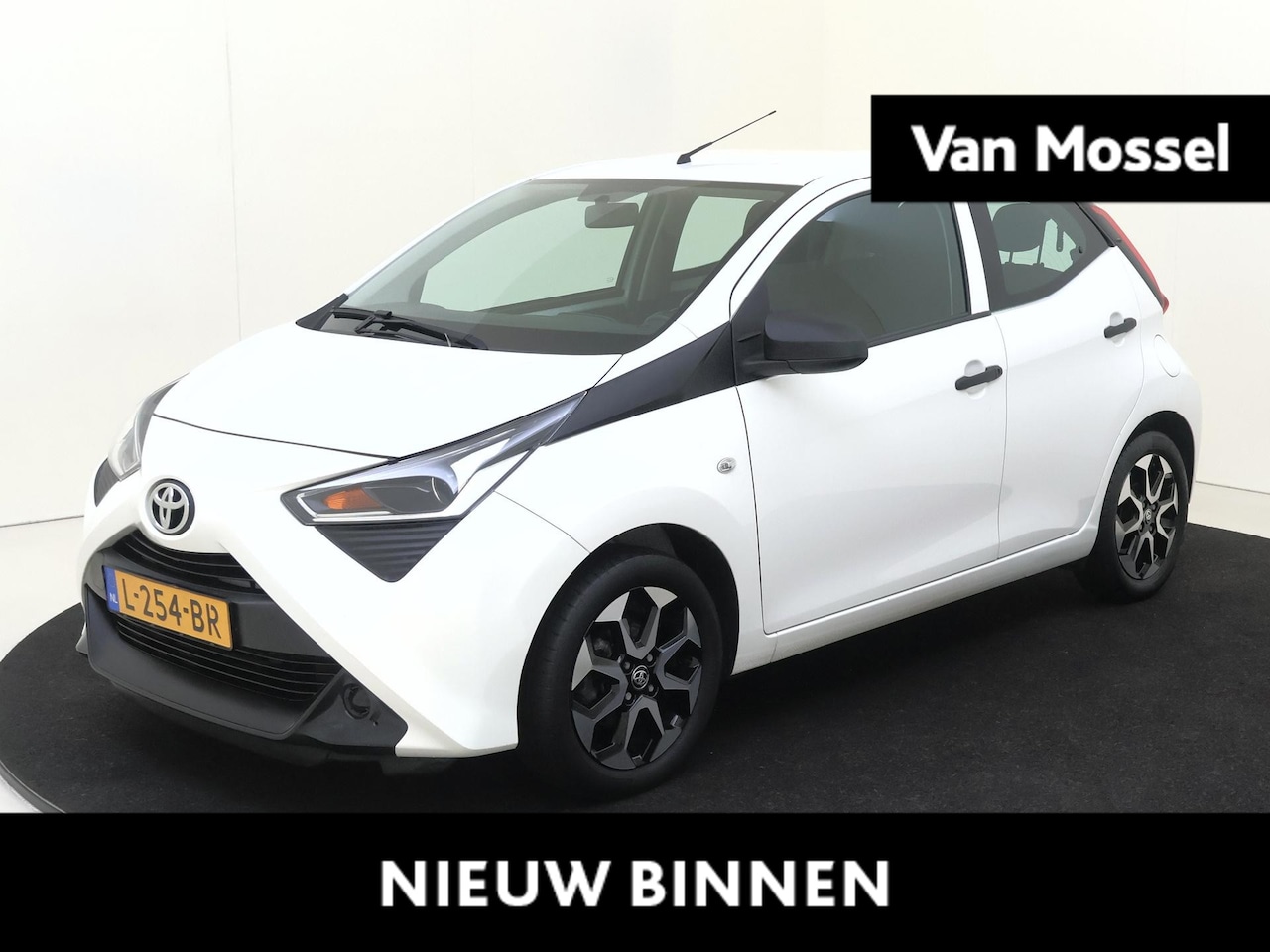 Toyota Aygo - 1.0 VVT-i x-fun Airco | Electr ramen | Bluetooth tel voorbereiding | - AutoWereld.nl