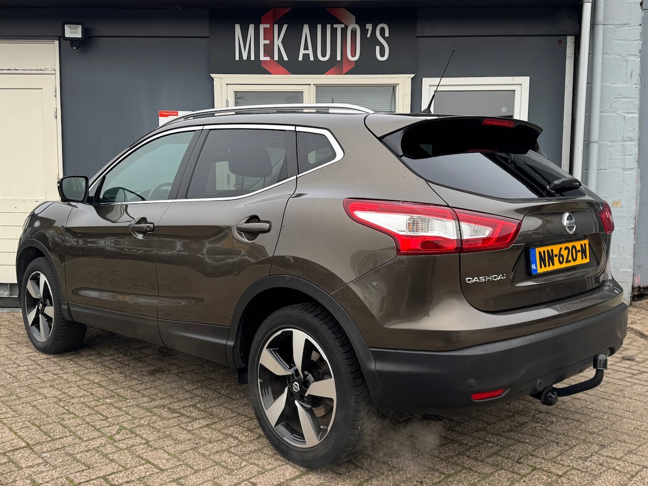Nissan Qashqai - 1.2 Tekna|Navi|Camera360|Cruise|Trekhaak|Climate - AutoWereld.nl