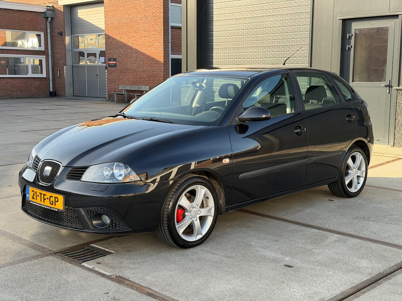 SEAT Ibiza - 1.4-16V Sport 5deurs Climatronic Cruise 17'' - AutoWereld.nl