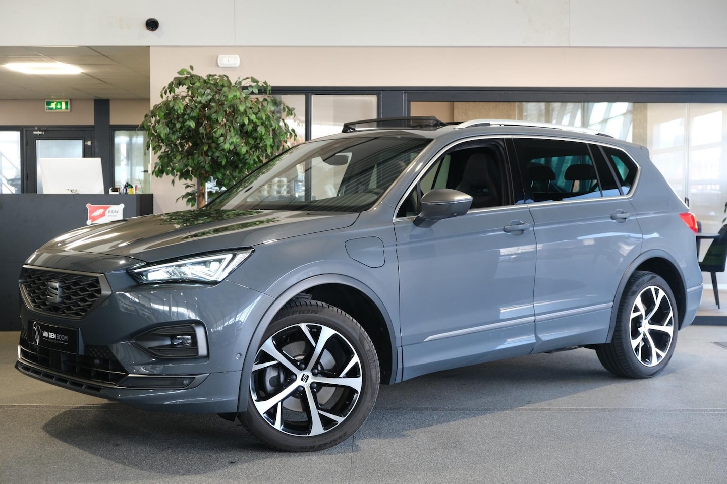 SEAT Tarraco - 1.4 TSI e-Hybrid PHEV FR 245 Pano Trekhaak Cam Kessy Led Navi ACC - AutoWereld.nl