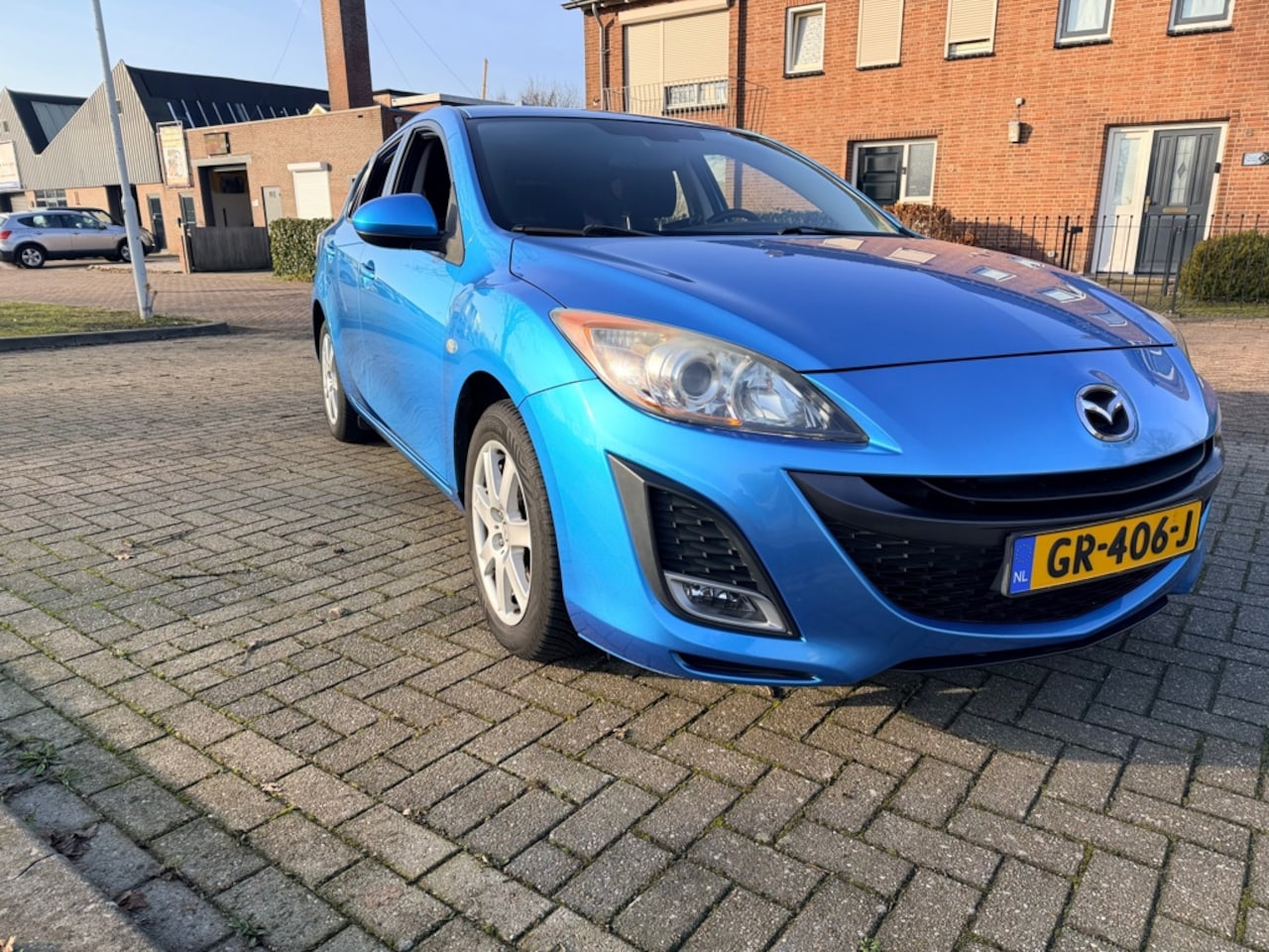 MAZDA 3