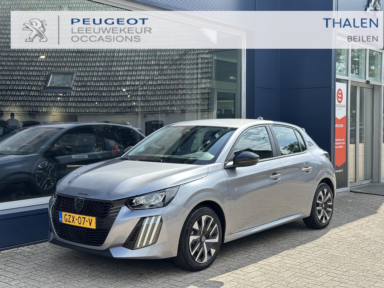 Peugeot 208 - 1.2 Style | Navigatie | Private Lease Vanaf € 299 P/M ! | LED Verlichting | Cruise Control - AutoWereld.nl