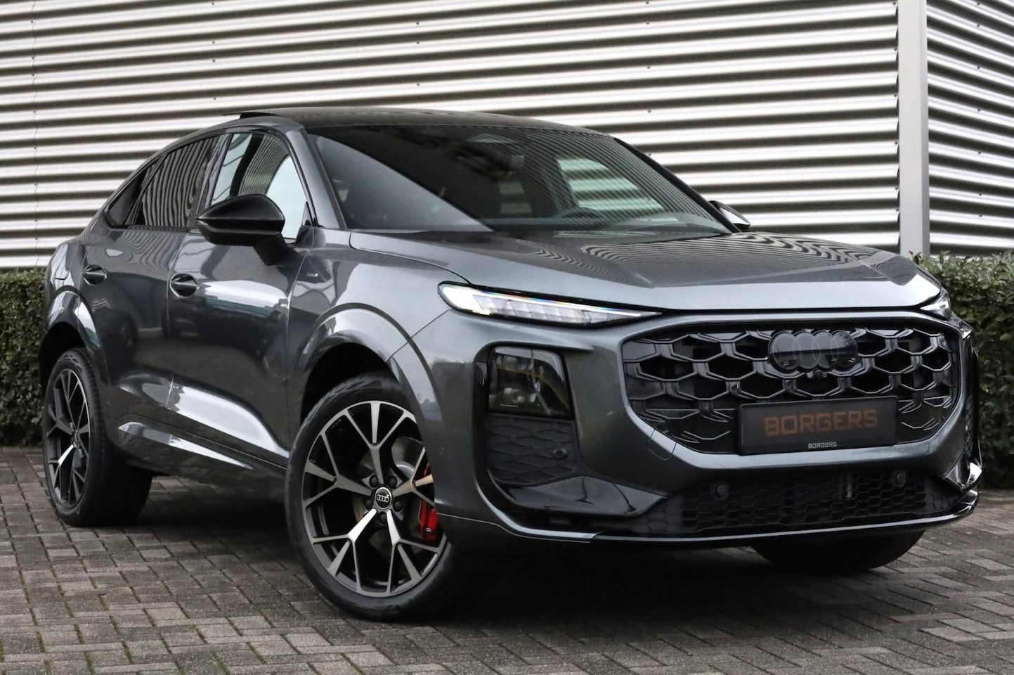 Audi Q3 Sportback - e-hybrid Leder l Matrix l Pano l Trekhaak l SONOS - AutoWereld.nl