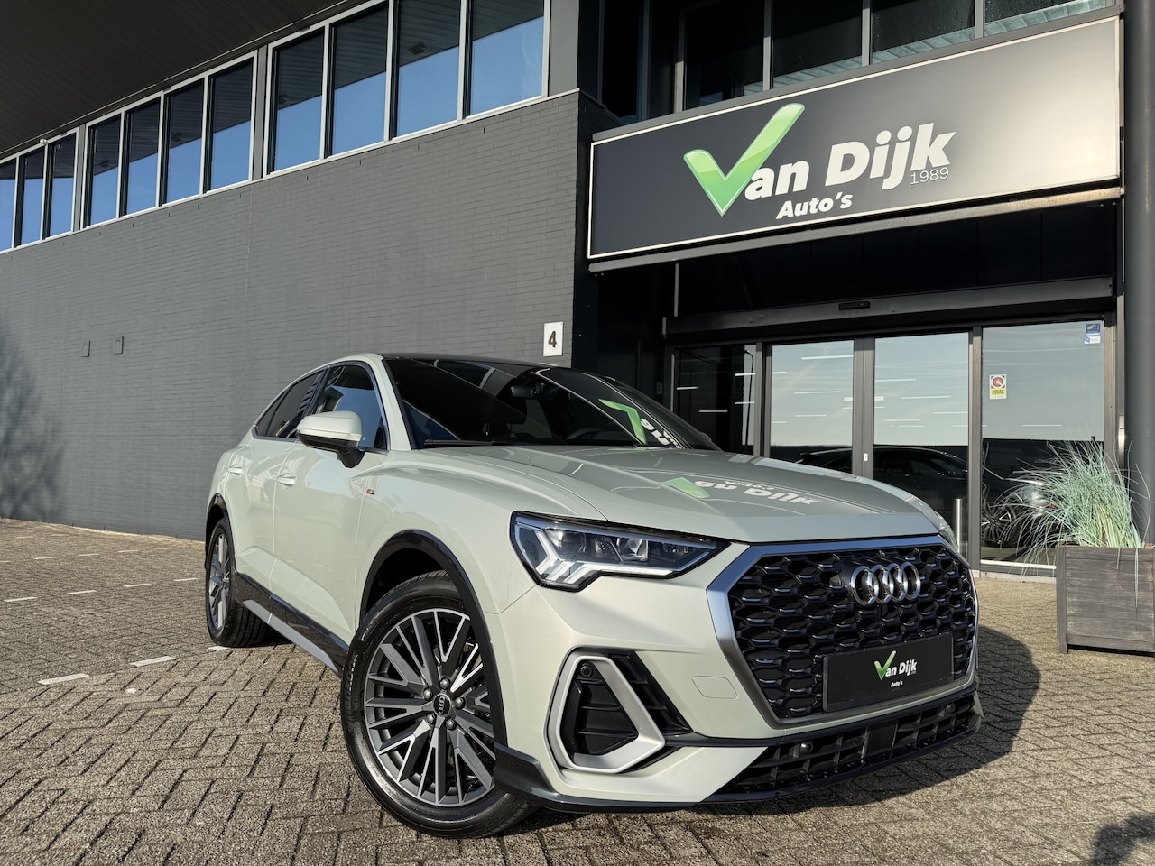 Audi Q3 Sportback - 35 TFSI 2 x S-Line Edition Panodak Navi Camera Leer El.Klep - AutoWereld.nl
