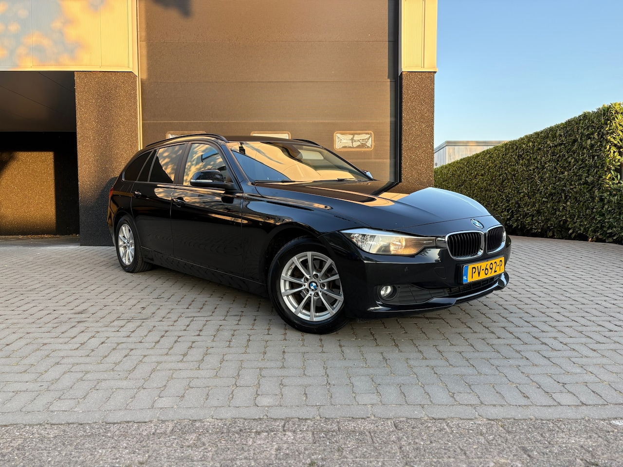 BMW 3-serie Touring - 316d High Executive - Zeer netjes - vol - AutoWereld.nl