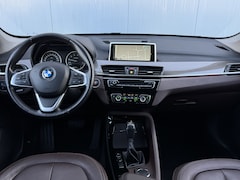 BMW X1 - sDrive20i Centennial High Executive Automaat/Camera/Leer