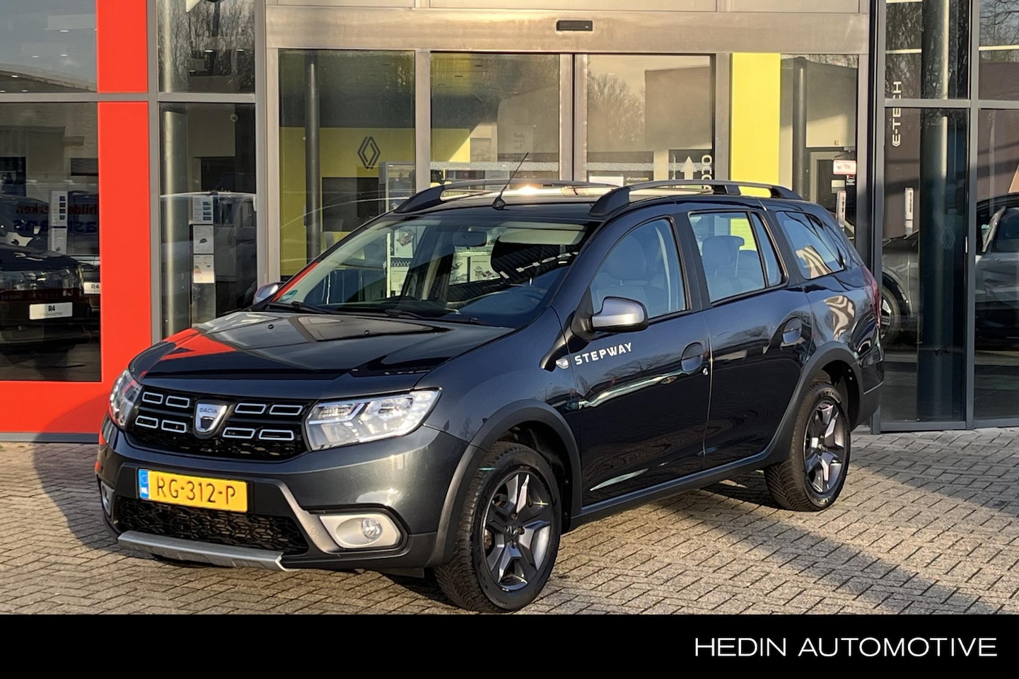 Dacia Logan MCV - 0.9 TCe Stepway | Camera | Airco | Cruise control | Navigatie | DAB | PDC achter - AutoWereld.nl