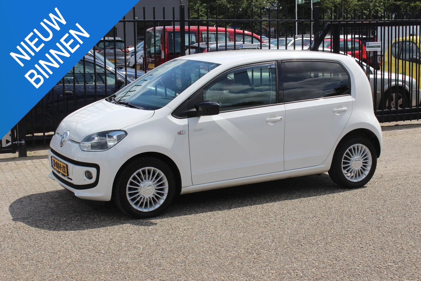 Volkswagen Up! - 1.0 Cup! BlueMotion, Airco! Volkswagen Up! 1.0 Cup! BlueMotion - AutoWereld.nl
