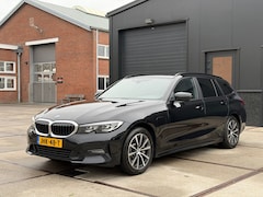 BMW 3-serie Touring - 330e 292PK Sportline Pano Leer Led Btw