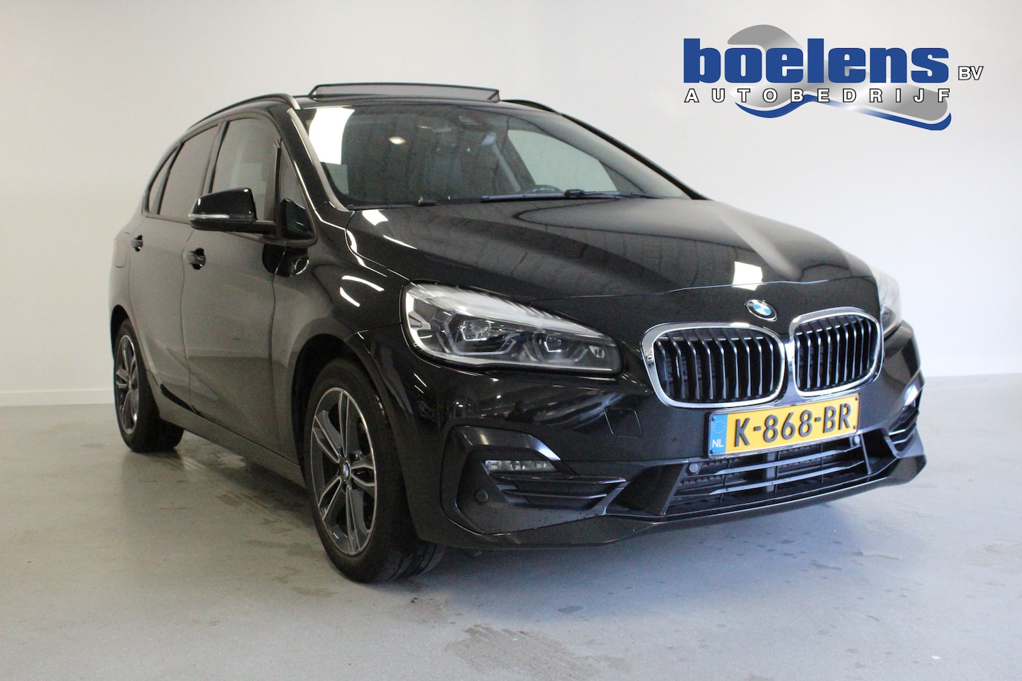 BMW 2-serie Active Tourer - 225i xDrive High Executive | 232PK | NAVI | PANO-DAK | CLIMA | STOEL-VERW | LED | AFN-TRHA - AutoWereld.nl