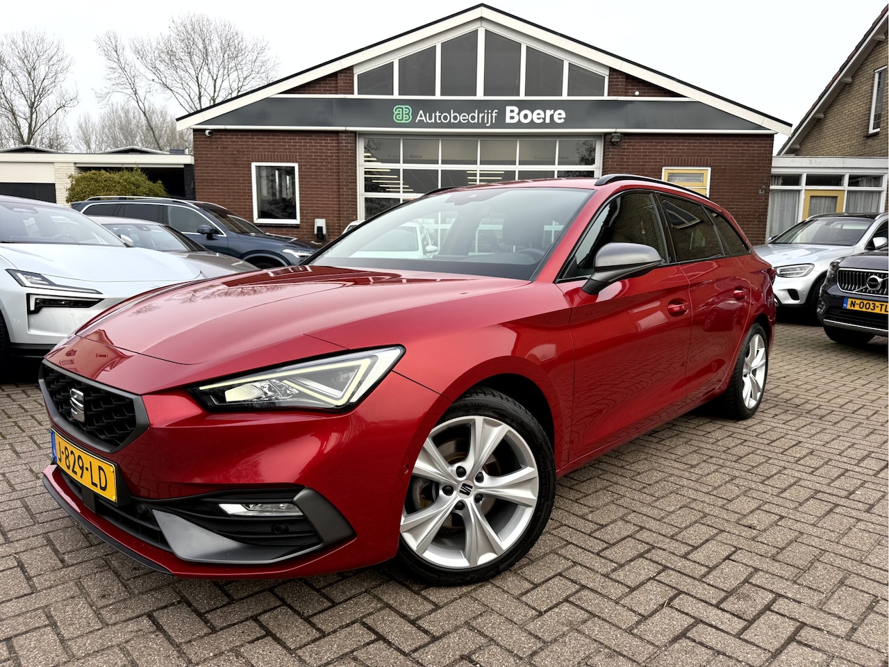 SEAT Leon Sportstourer - 1.5 eTSI FR Launch Edition Virt.Cockpit, 17''Lmv, App Connect, Sfeer Verlichting - AutoWereld.nl