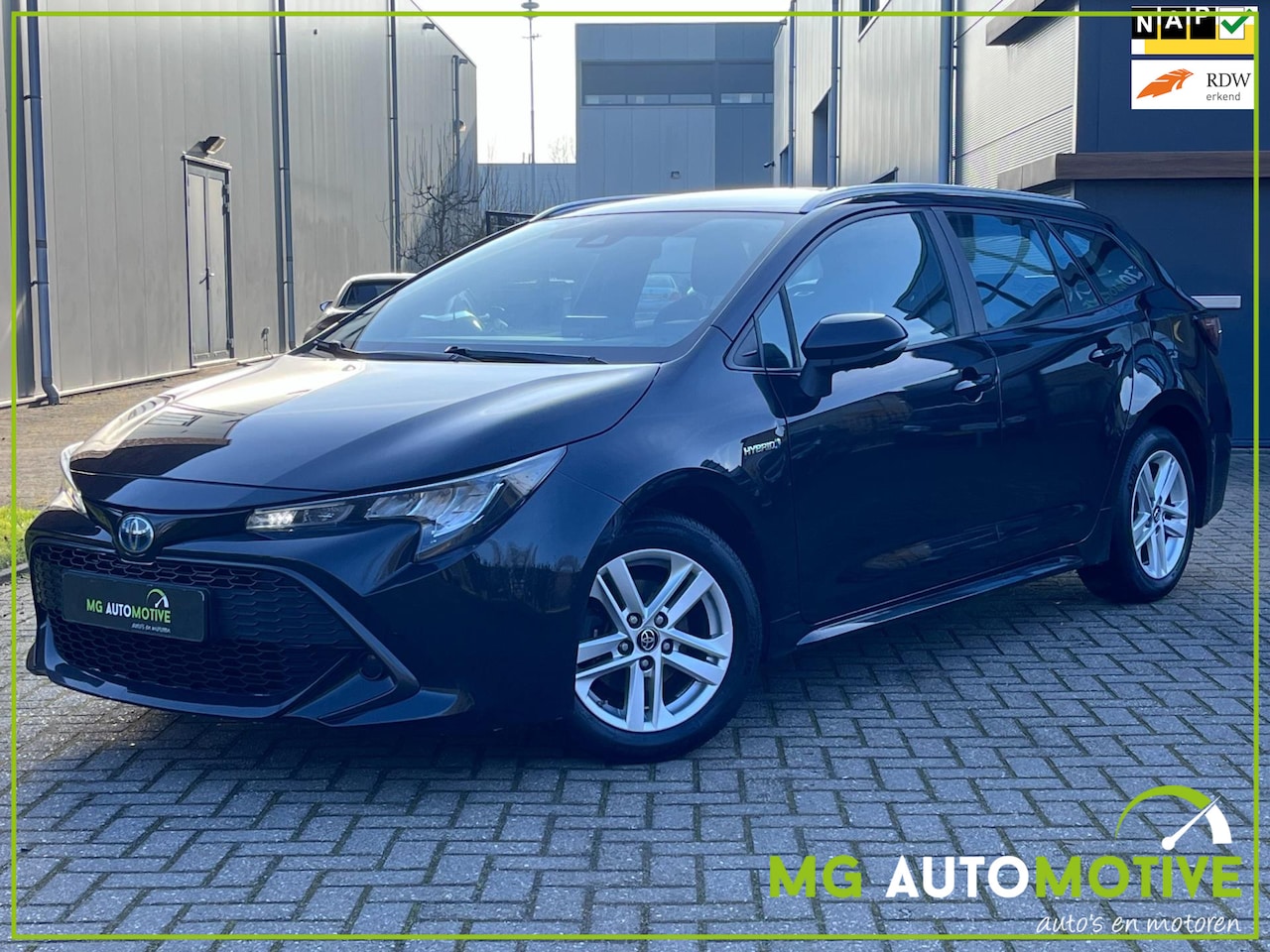 Toyota Corolla Touring Sports - 1.8 Hybrid Active | Navi | NL Auto | Cruise | Climate - AutoWereld.nl