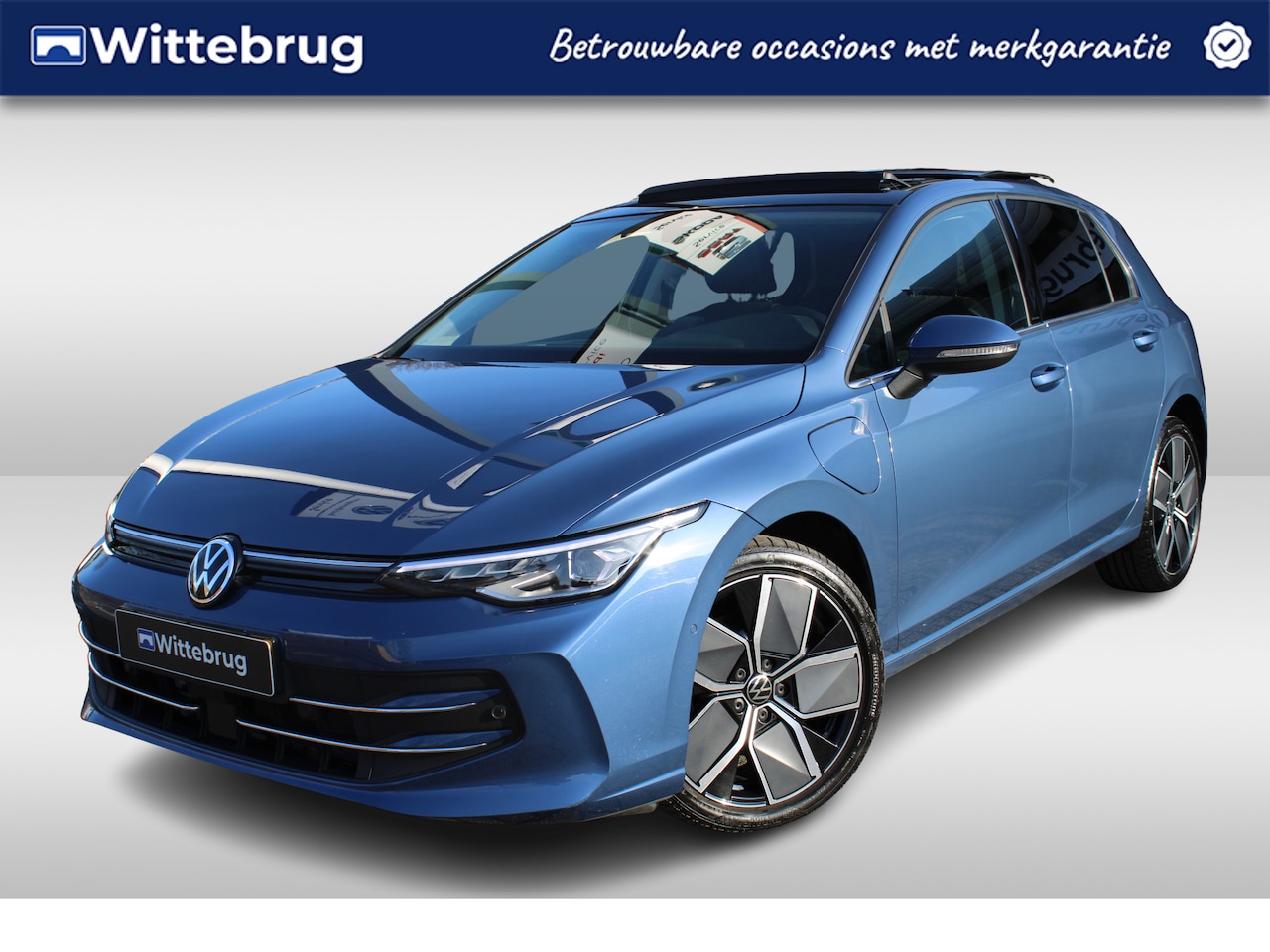 Volkswagen Golf - 1.5 eHybrid 204pk Style Edition DSG Automaat / Panorama dak / LM 18 inch / LED Matrix IQ / - AutoWereld.nl