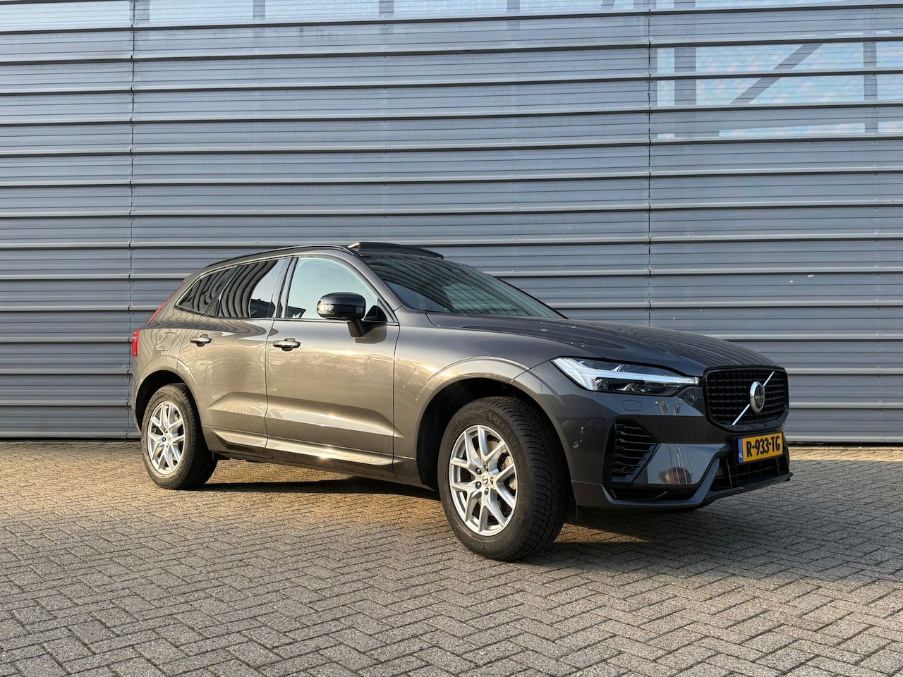 Volvo XC60 - T8 455PK Ultimate Dark | 360º | Luchtvering | Trekhaak | Getint Glas | Panoramadak | Memor - AutoWereld.nl