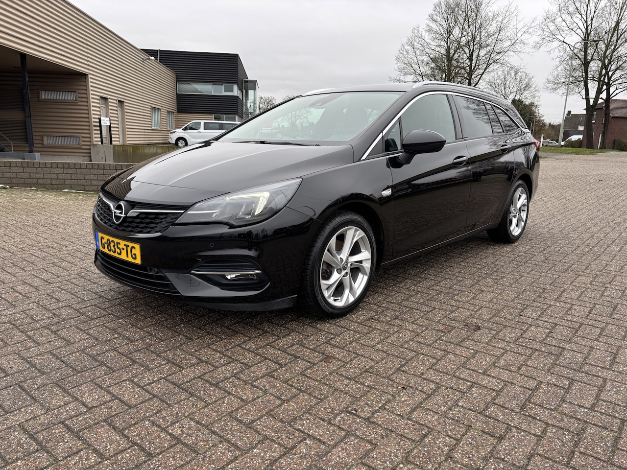 Opel Astra Sports Tourer - 130pk Launch Elegance [ fm navi,camera,ecc,lmv,apple cp ] - AutoWereld.nl