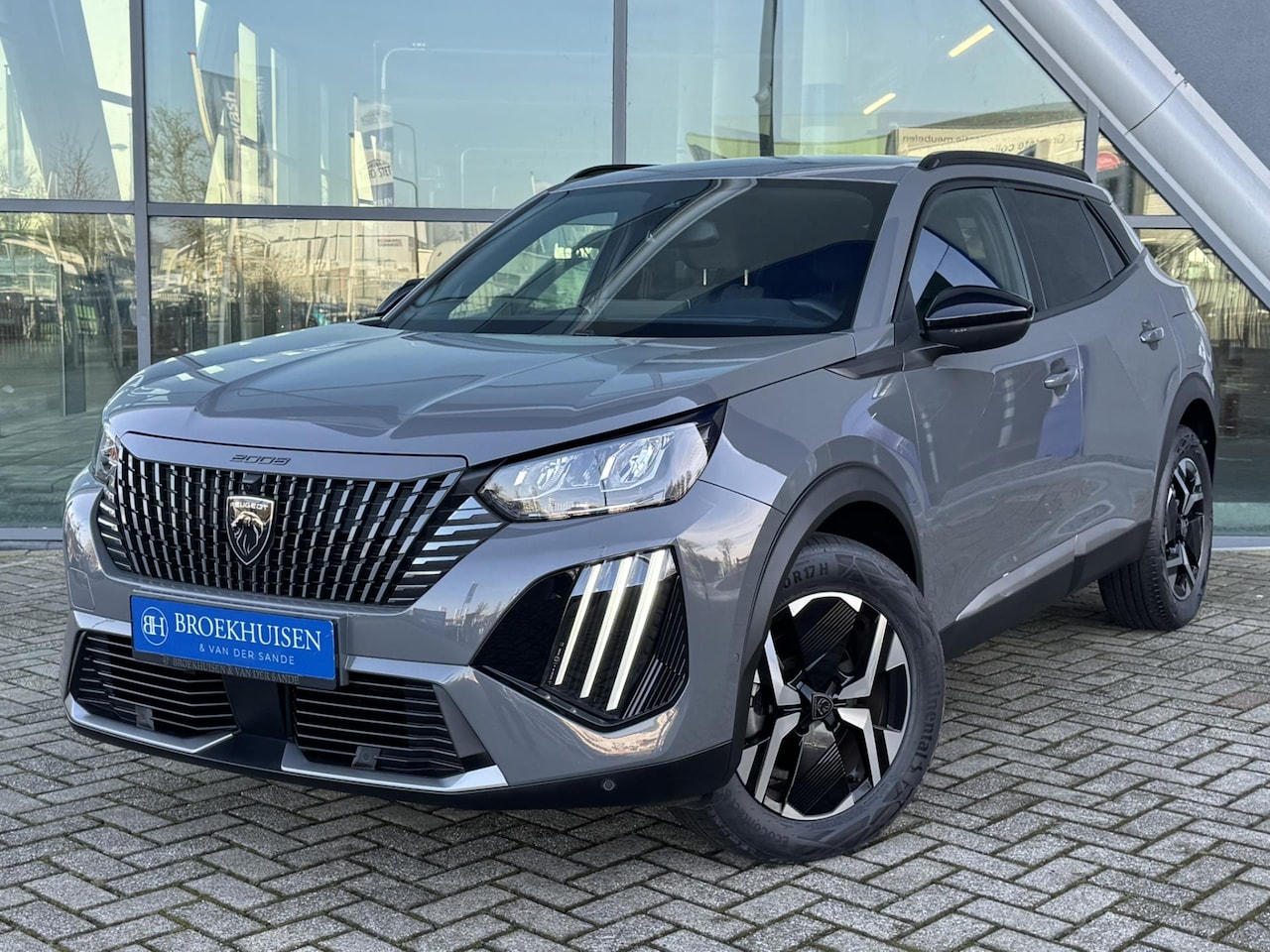 Peugeot 2008 - 1.2 Hybrid 136pk Allure Automaat / 360 Camera / Virtual Dashboard - AutoWereld.nl