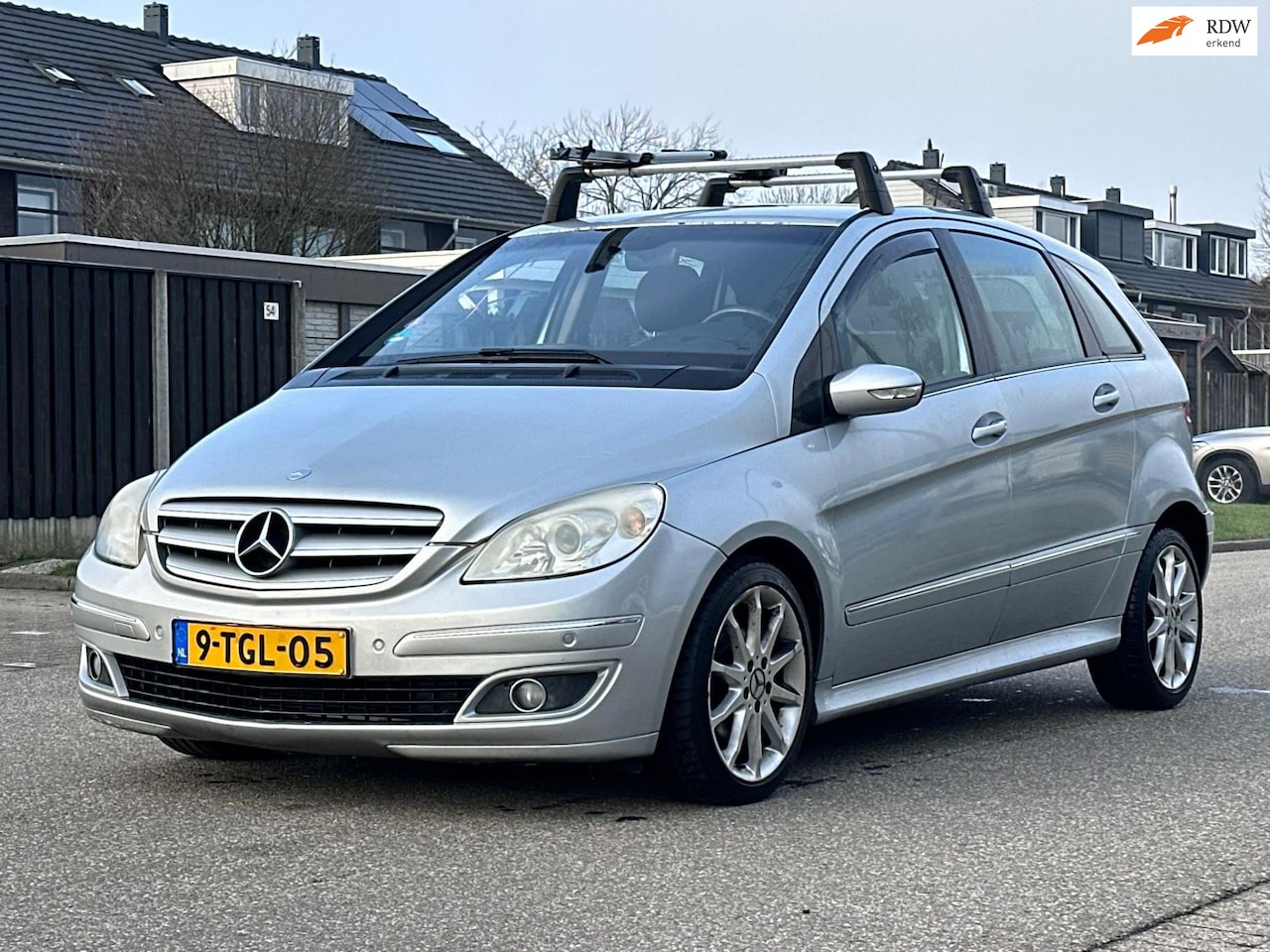 Mercedes-Benz B-klasse - 170 Automaat*Navigatie*Carplay*Airco*20-11-2026 APK*LM velgen* - AutoWereld.nl