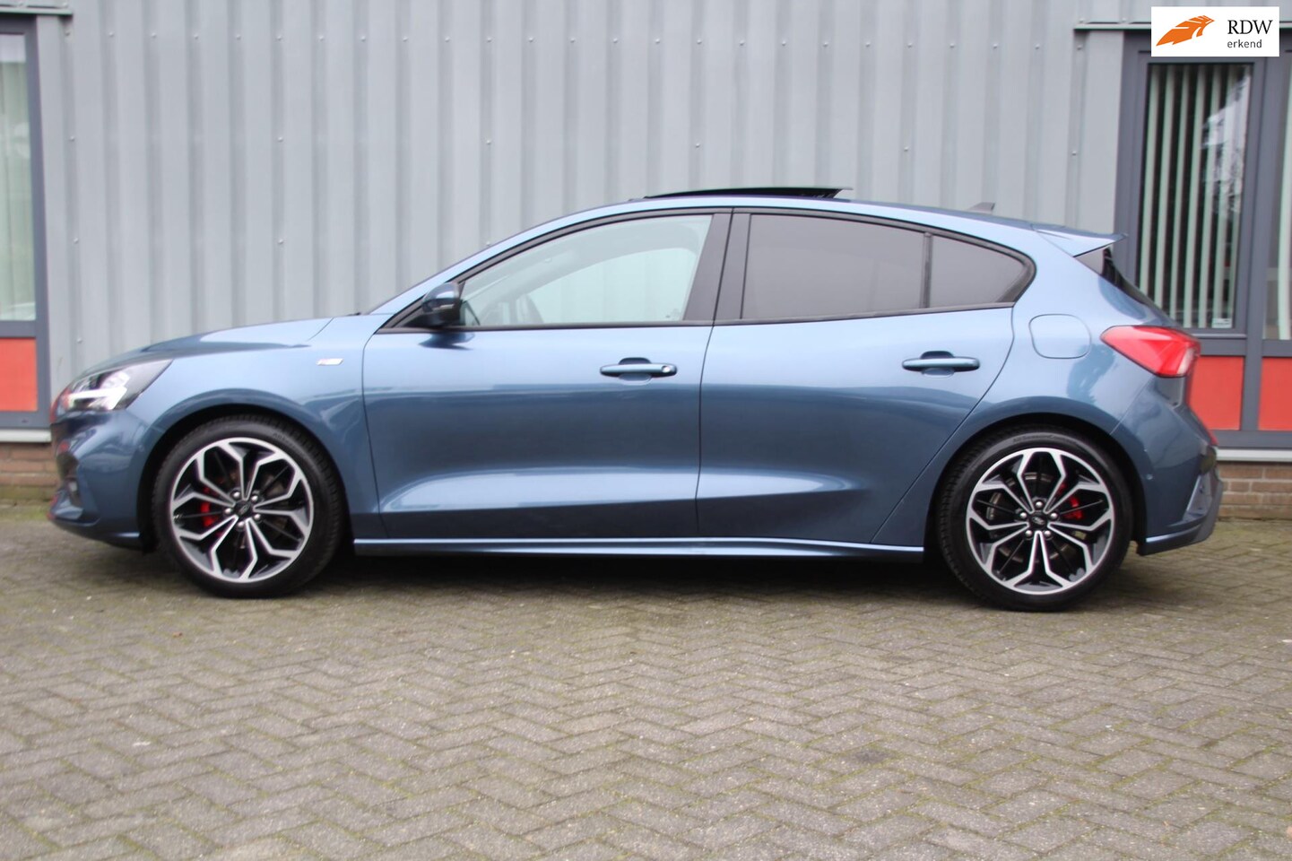 Ford Focus - 1.0 EcoBoost ST Line 57000 kmst Business Panorama dak 125 PK - AutoWereld.nl
