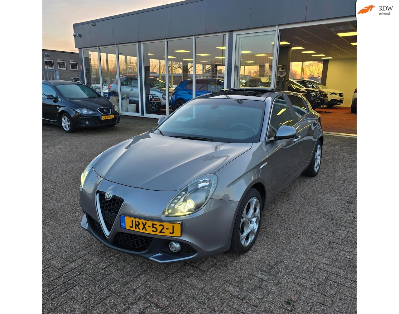 Alfa Romeo Giulietta - 1.4 T Exclusive | DAK RAAM | Bi-XENON | LEDEREN STUURWIEL | NAVI |ELEKTRISCHE RAMEN| PARKE - AutoWereld.nl