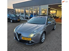 Alfa Romeo Giulietta - 1.4 T Exclusive | DAK RAAM | Bi-XENON | LEDEREN STUURWIEL | NAVI |ELEKTRISCHE RAMEN| PARKE