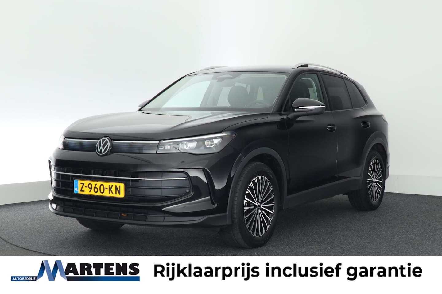Volkswagen Tiguan - 1.5 eTSI 150pk DSG Life Edition Stoelverwarming Camera Navigatie ACC Keyless Virtual Cockp - AutoWereld.nl