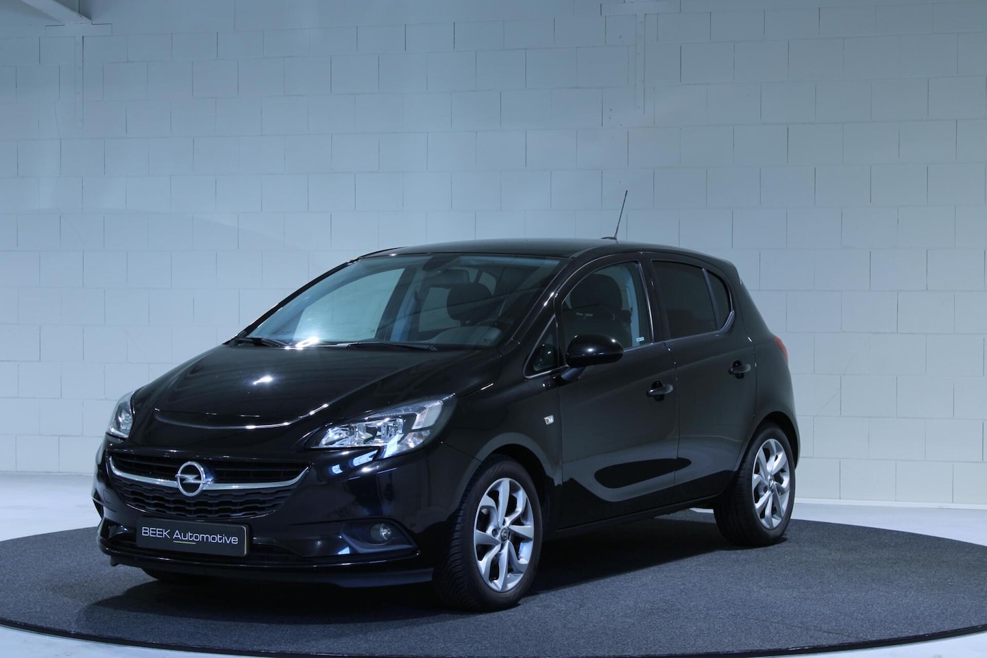 Opel Corsa - 1.4 | Apple CarPlay | Parkeersensoren | - AutoWereld.nl