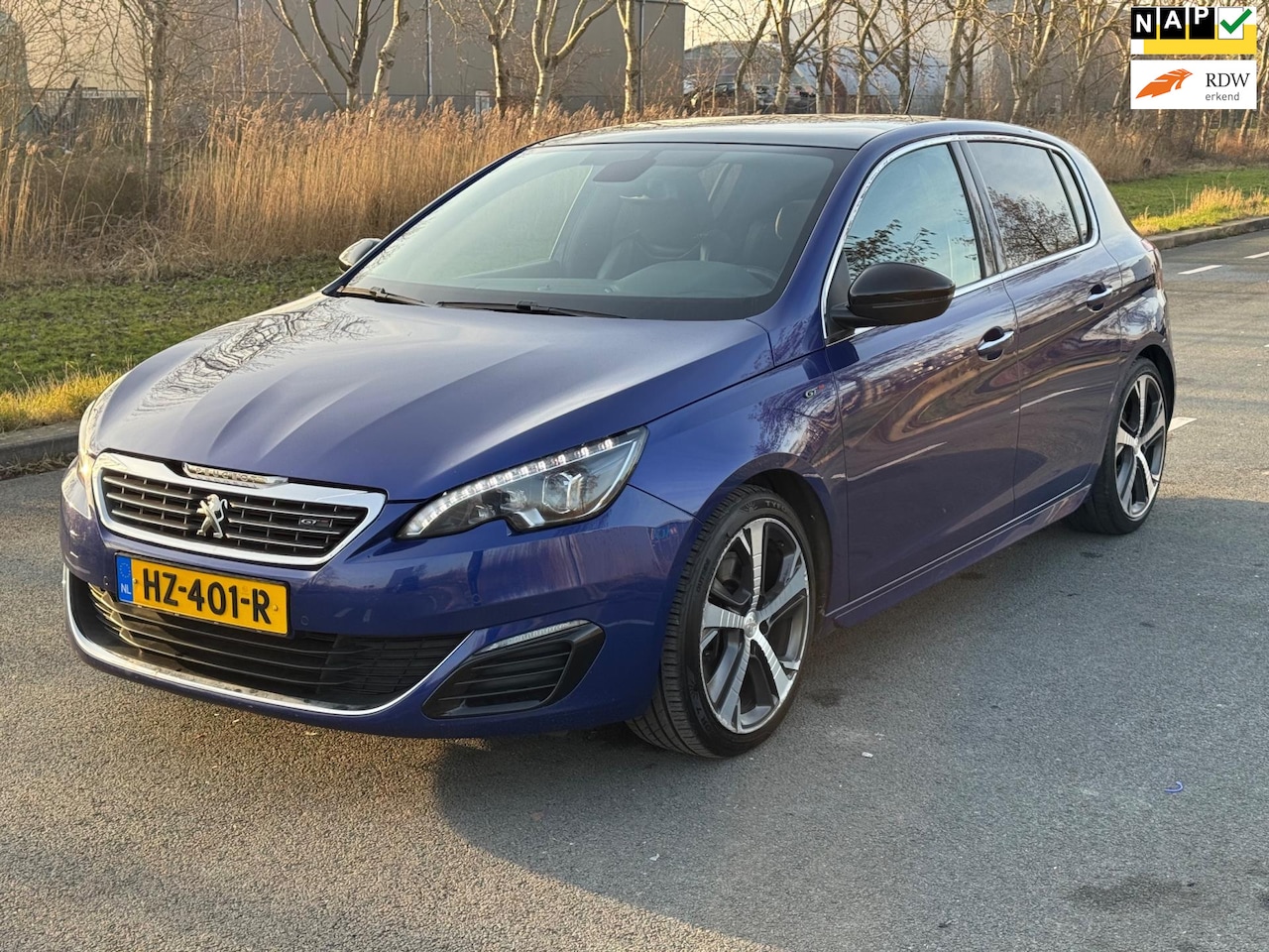 Peugeot 308 - 2.0 BlueHDi GT 180 / AIRCO / NAP / PANO / AUTOMAAT - AutoWereld.nl