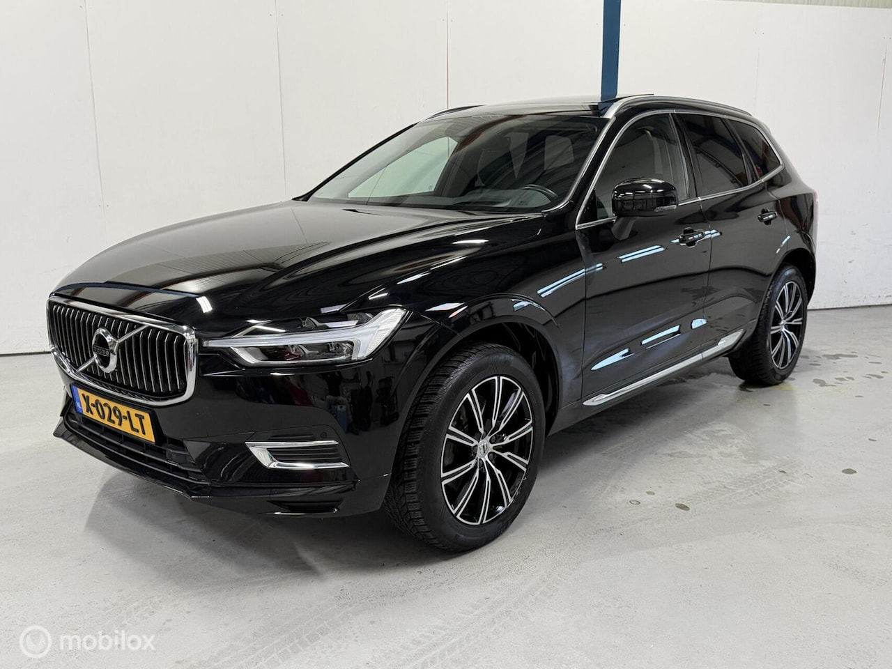 Volvo XC60 - 2.0 T4 Inscription PANO / LEER / NAVI - AutoWereld.nl