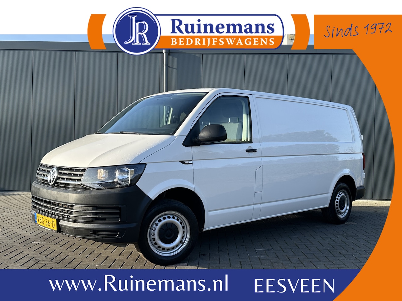 Volkswagen Transporter - 2.0 TDI 102 PK / L2H1 / UNIEK 29.774 KM !! / 1e EIGENAAR / TREKHAAK / AIRCO / 3 ZITS - AutoWereld.nl