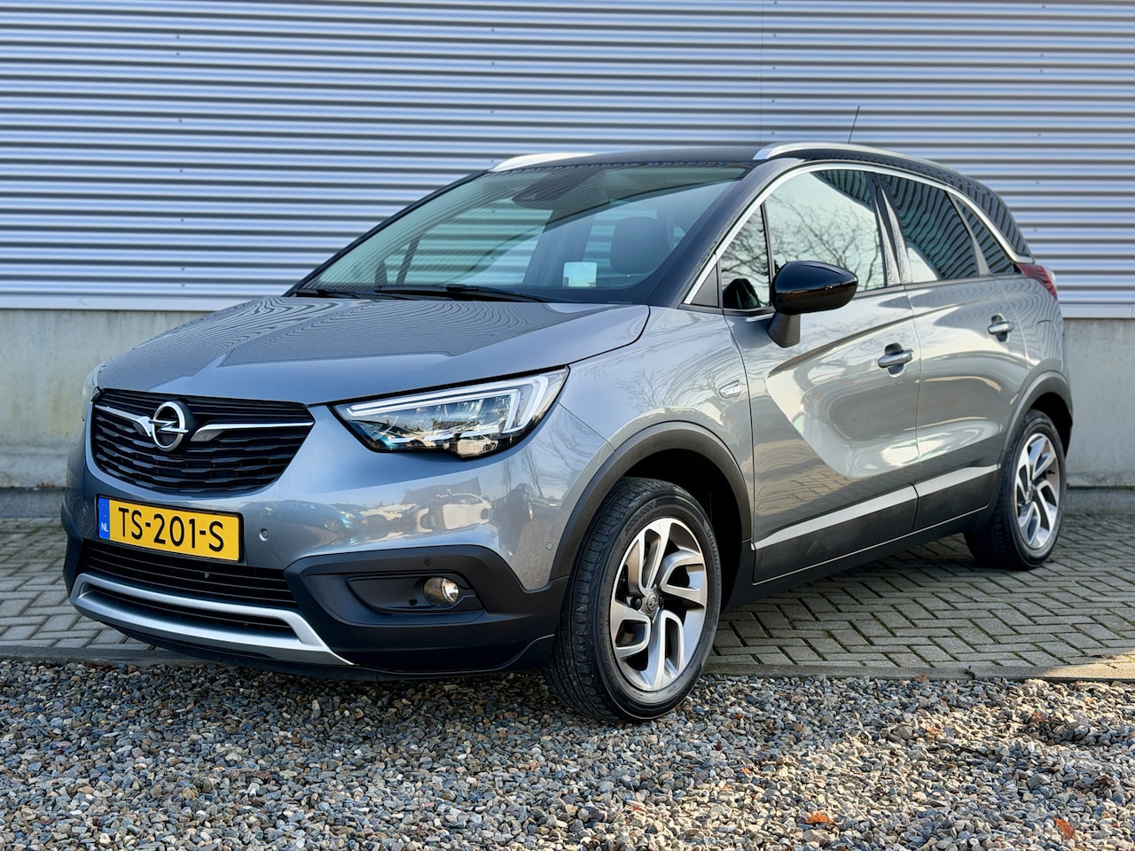 Opel Crossland X - 1.2 Turbo 110 Pk Online Edition [Led, keyless, dealer oh, trekhaak, hud] - AutoWereld.nl