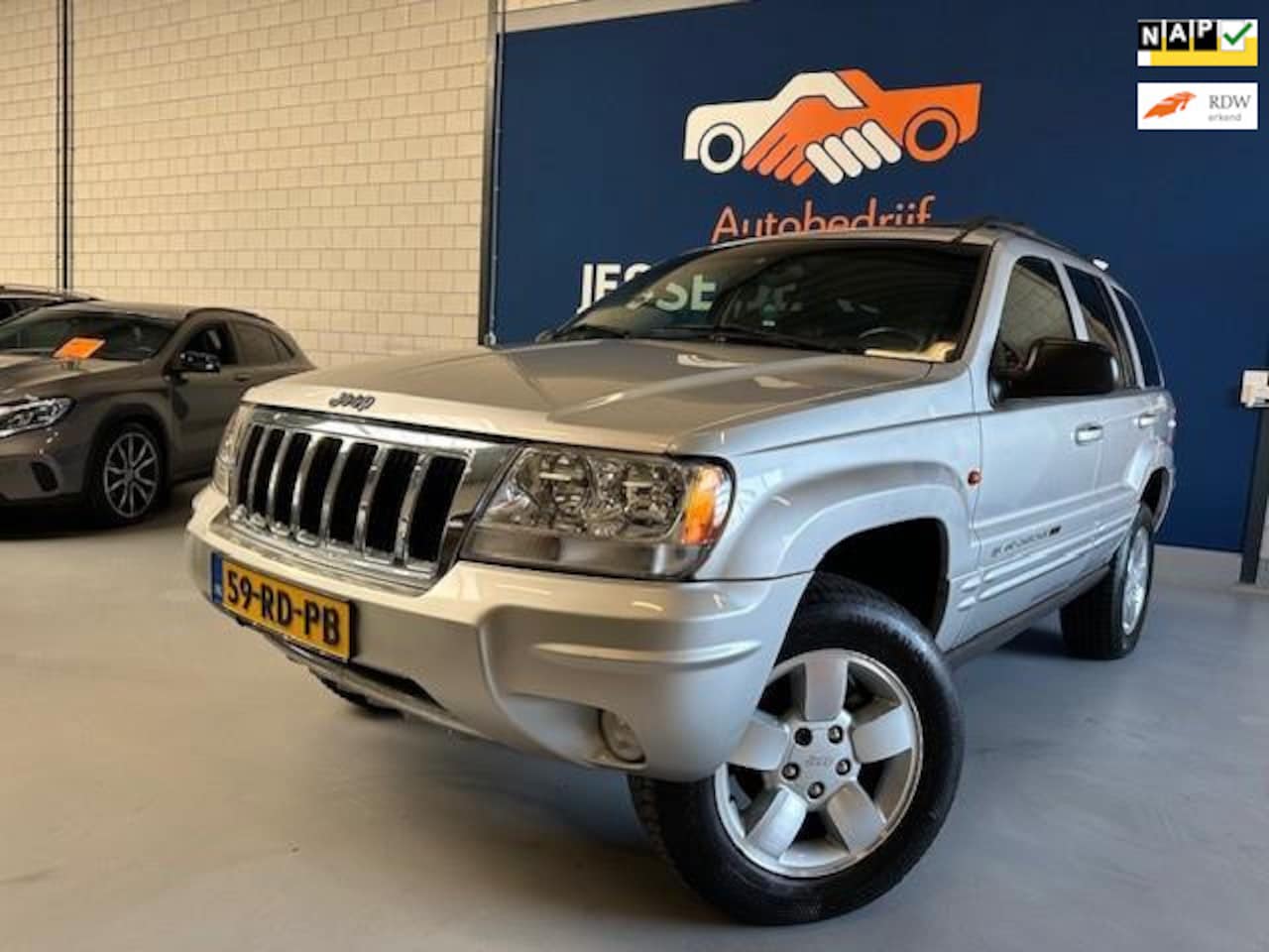 Jeep Grand Cherokee - 4.0i Limited Automaat /bj.2005 / leder /memory /airco /sportvelgen /APK 01/20227 en NAP me - AutoWereld.nl