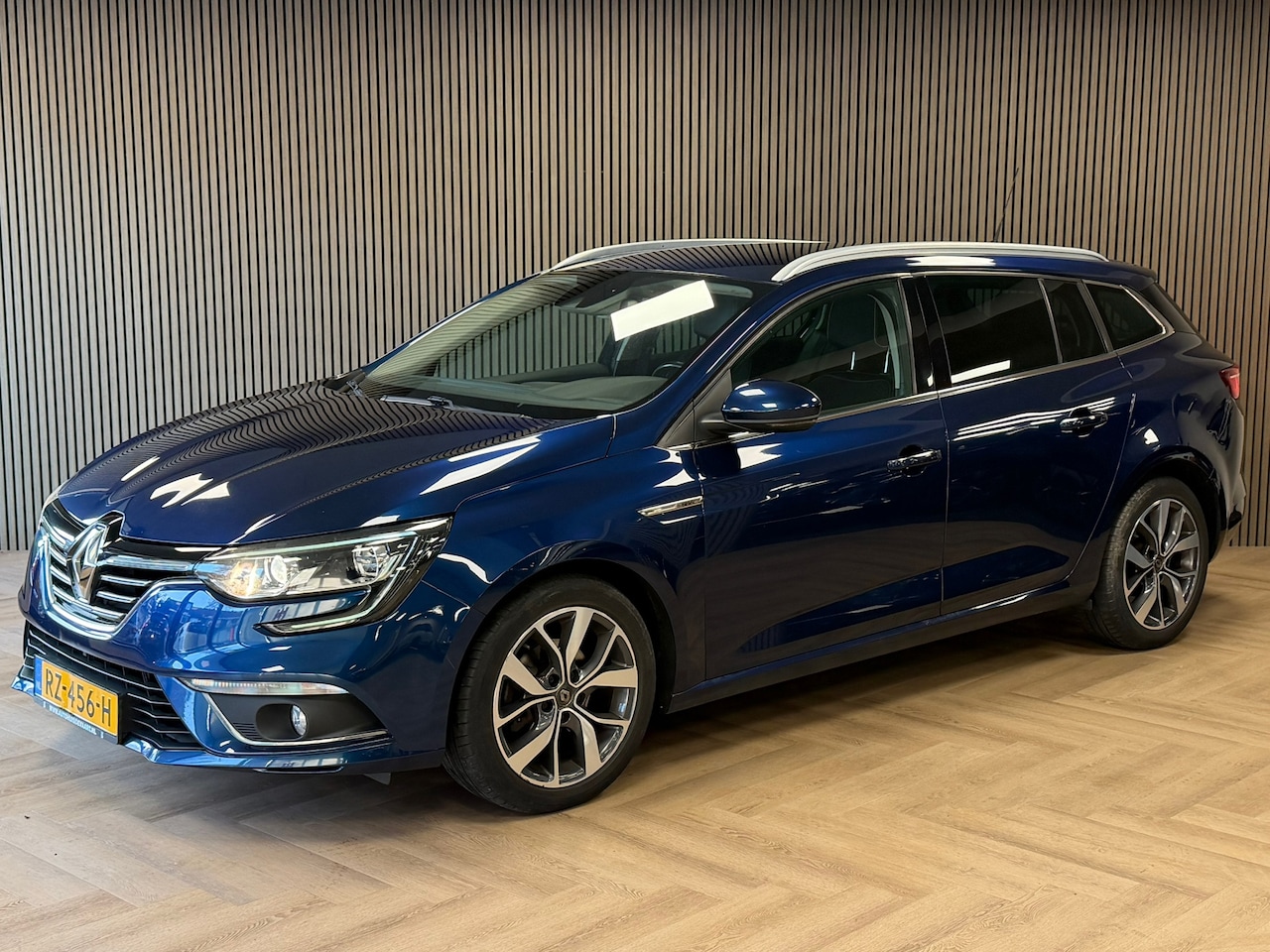 Renault Mégane Estate - 1.2 TCe Bose 1E EIGENAAR PARKEERSENSOREN ACHTER CRUISE CONTROL BLUETOOTH AIRCO NAVI - AutoWereld.nl