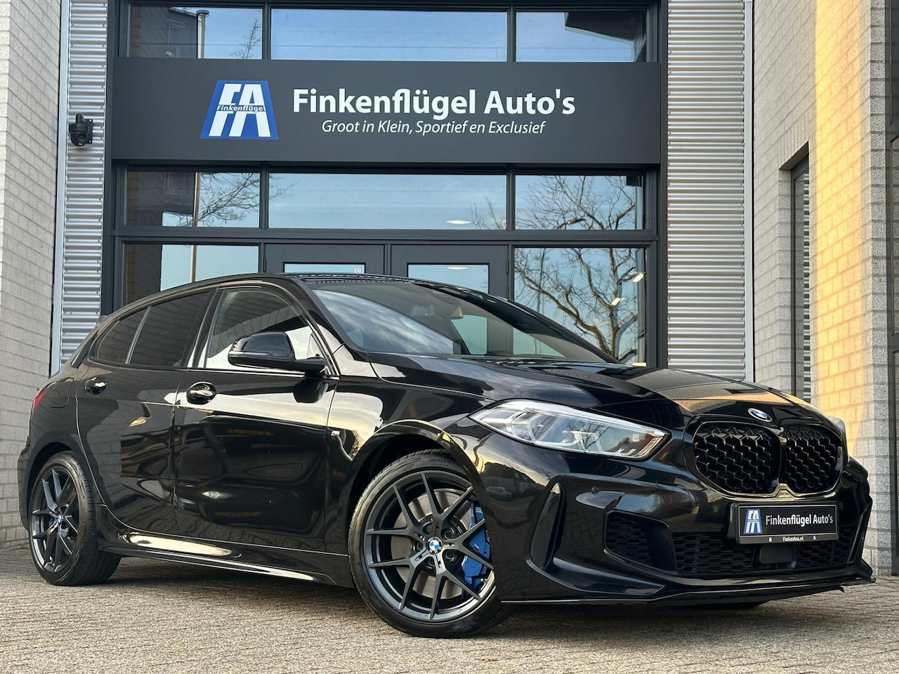 BMW 1-serie - M135i xDrive F1 M-Performance |Head-up |Virtual |Sfeer |Alcantara+| - AutoWereld.nl