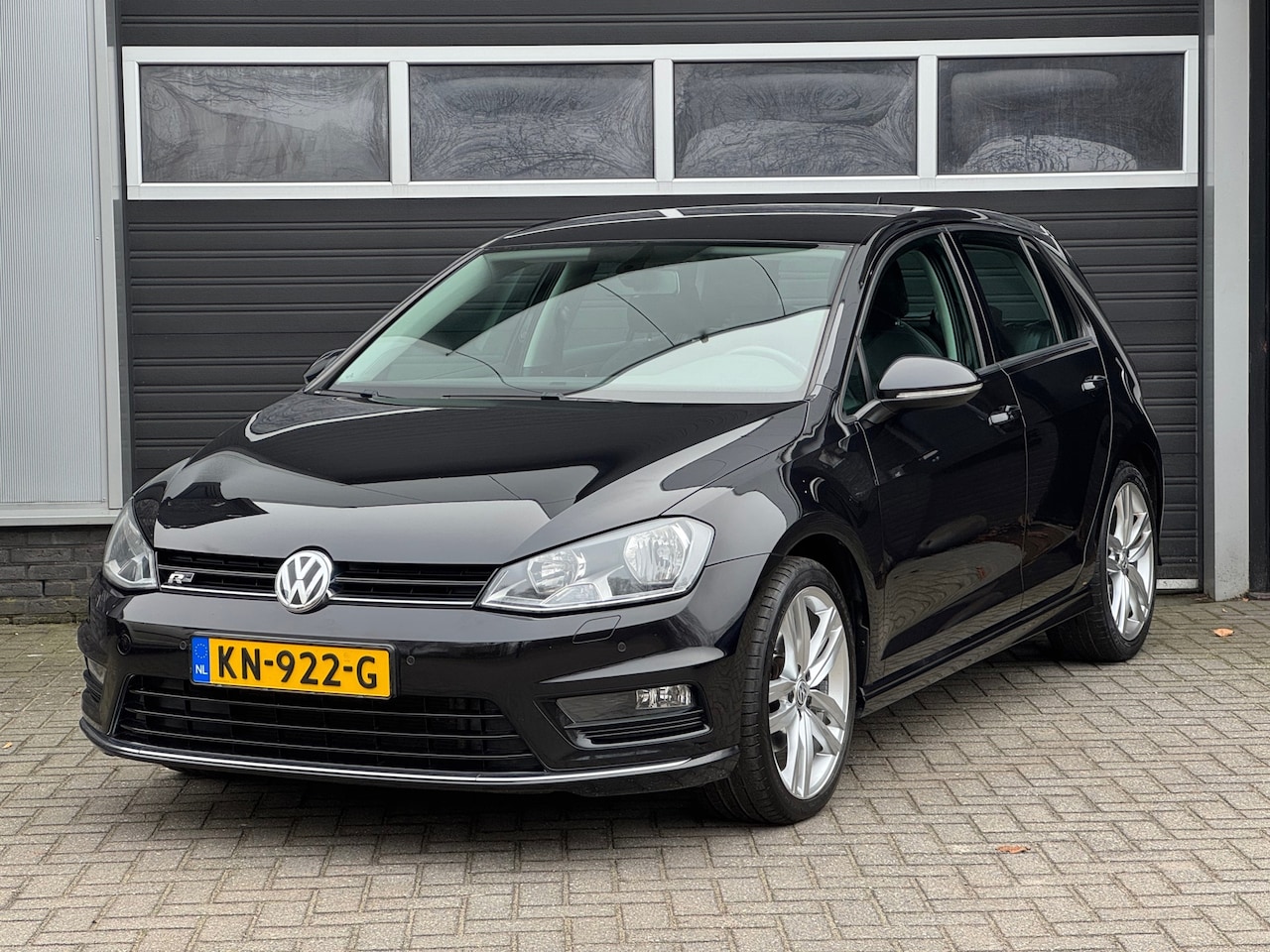 Volkswagen Golf - 1.4 TSI R-Line Navi, Cruise, Massage Stoel, Stoelverwarming, PDC - AutoWereld.nl