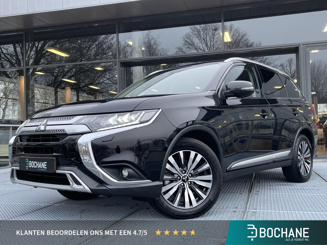 Mitsubishi Outlander - 2.0 2WD Limited+ | Trekhaak | Leder | Carplay/Android | 7 Persoons | Panoramadak - AutoWereld.nl