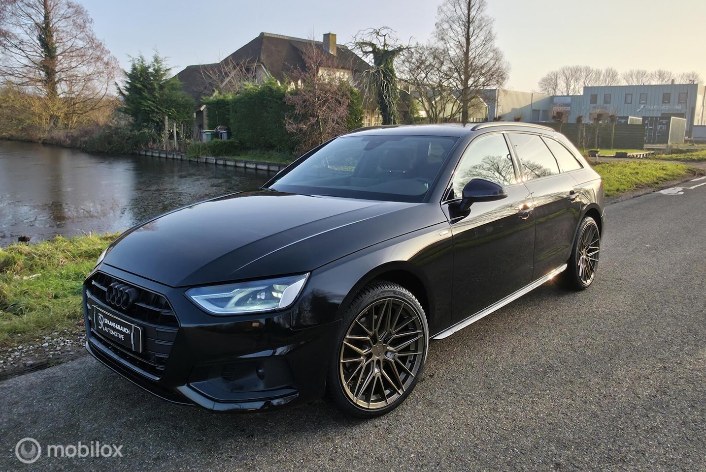 Audi A4 Avant - 35 TFSI S-line / El. Trekh. / Navi / Leder - AutoWereld.nl