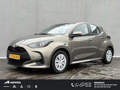 Toyota Yaris - 1.5 Hybrid Active / Fabrieksgarantie t/m 08-2026 / Navigatie / Apple Carplay/Android Auto