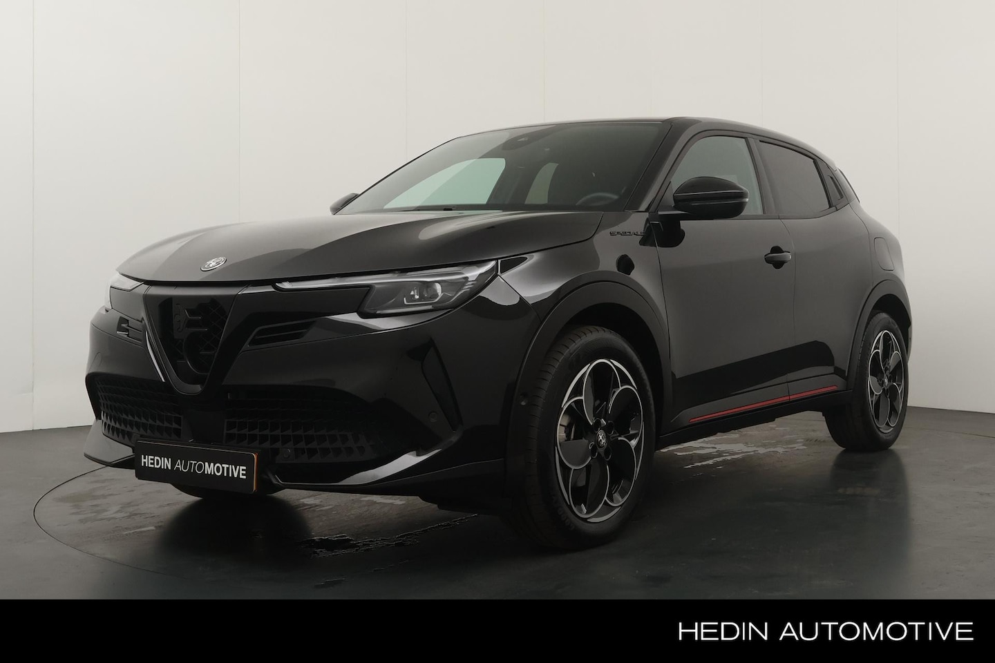 Alfa Romeo Junior - Elettrica Speciale 54 kWh | Elektrische achterklep |Elektrisch bedienbare stoel | Stoelver - AutoWereld.nl