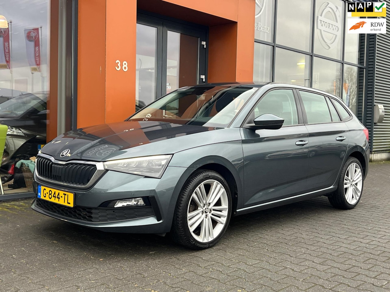 Skoda Scala - 1.0TSI automaat|Navi|Carplay|Dealer Onderhouden - AutoWereld.nl