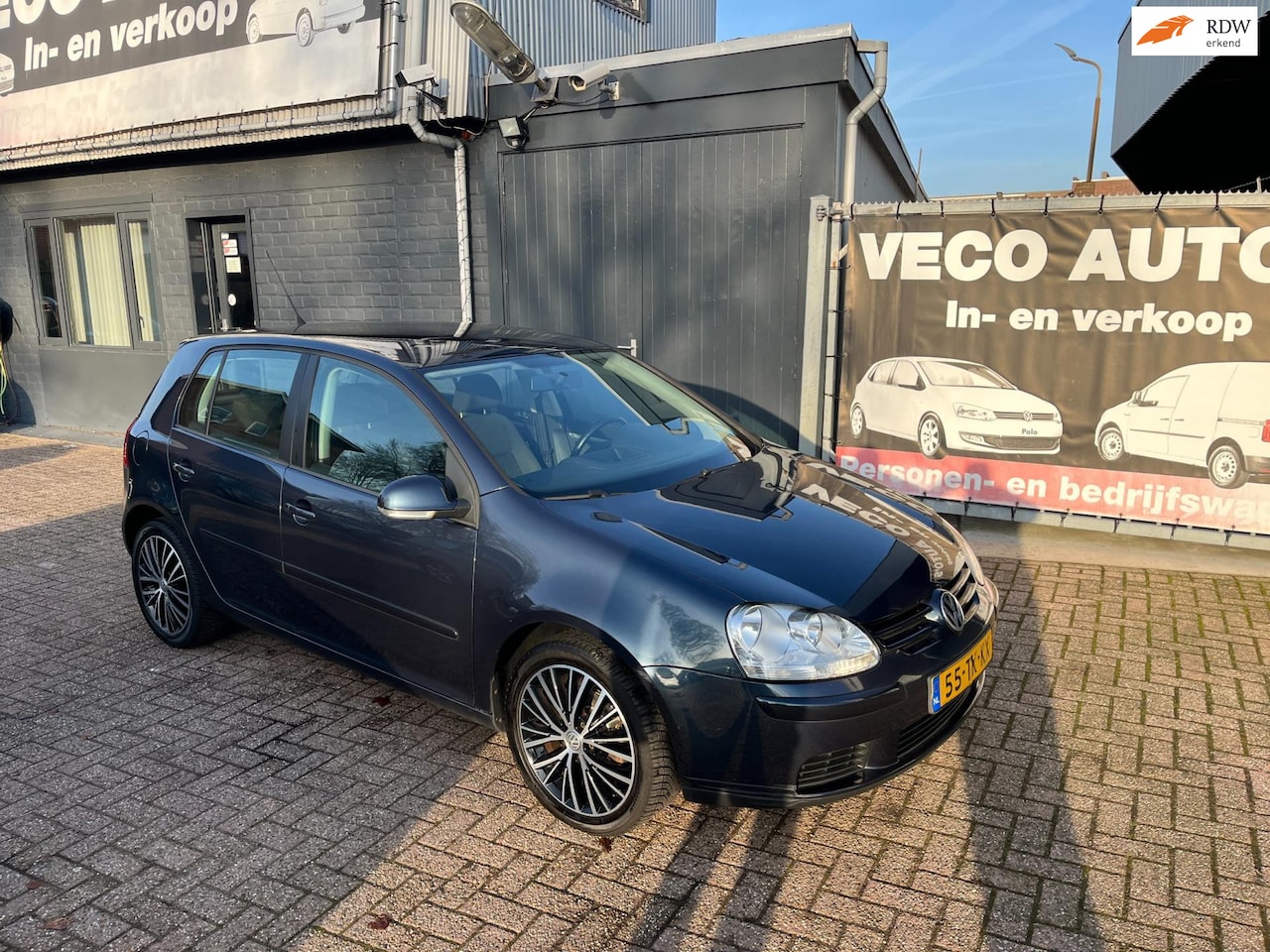 Volkswagen Golf - 1.6 FSI Optive airco nette auto - AutoWereld.nl