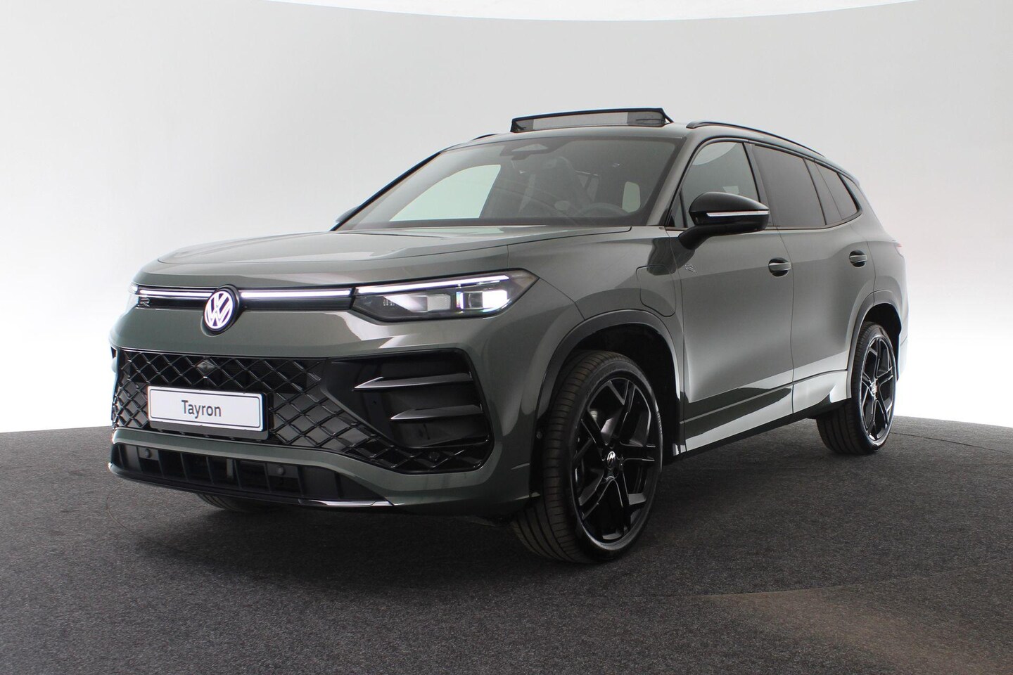 Volkswagen Tayron - R-Line Edition 1.5 eHybrid 150 kW / 204 PK SUV 6 v - AutoWereld.nl