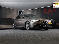 Alfa Romeo Giulia - 2.0T Sport / AUT / Open Panoramadak / Navi / Camera / Ecc / Cruise Control / Lane Assist /