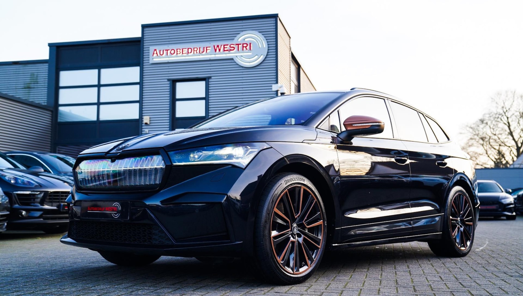 Skoda Enyaq iV - 80 Founders Edition Black | Massage | Stuurwielverwarming | 360 Camera | Achterbank Verwar - AutoWereld.nl