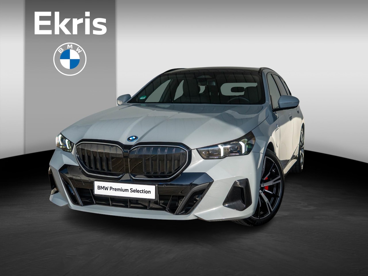 BMW 5-serie Touring - | 530e | M Sportpakket Pro | Travel Pack | Comfort Access | 20 inch | Glazen panoramadak | - AutoWereld.nl
